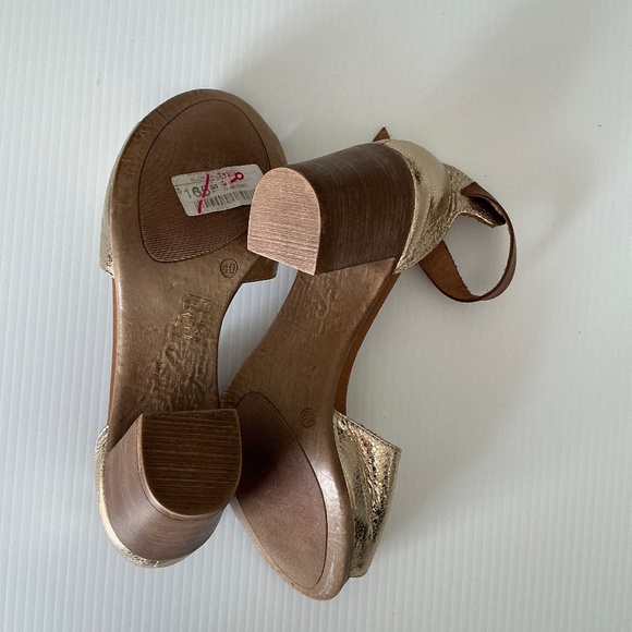 Bueno Gold Brown Leather Sandal Heels - Picture 3 of 6